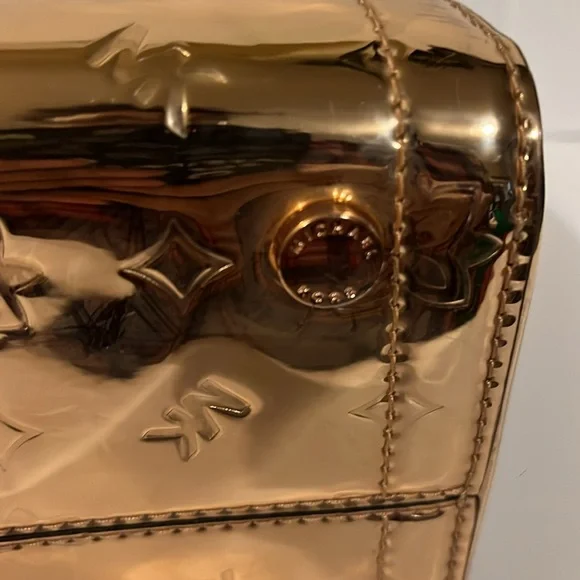 100% Authentic Michael Kors Rose Gold Color Handba - Picture 12 of 14